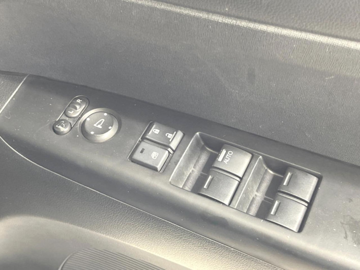 2015 Honda N-BOX DBA-JF1 (UW-69f0215bd910b)[6]