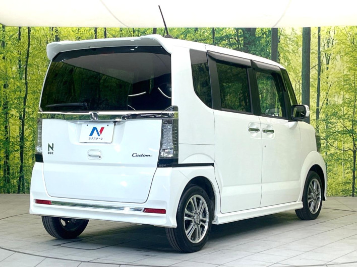 2015 Honda N-BOX CUSTOM DBA-JF1 (UW-69f0215c1ef8c)[24]