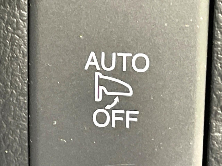 2016 Honda N-BOX CUSTOM DBA-JF1 (UW-69f0215d15d62)[11]