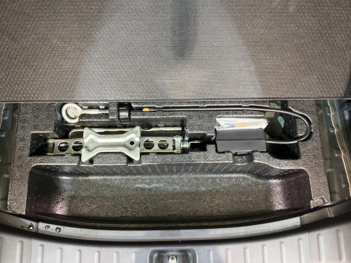 2016 Honda N-BOX DBA-JF1 (UW-69f0215d3ad10)[23]