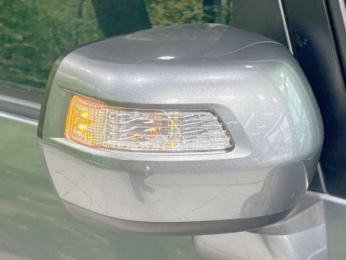 2016 Honda N-BOX CUSTOM DBA-JF1 (UW-69f0215da0d2b)[13]