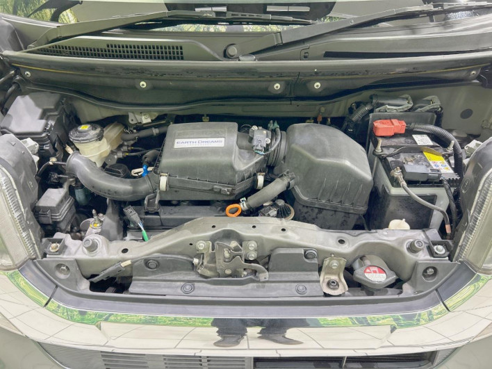 2016 Honda N-BOX CUSTOM DBA-JF1 (UW-69f0215da0d2b)[4]