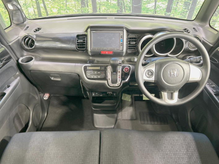 2016 Honda N-BOX CUSTOM DBA-JF1 (UW-69f0215da0d2b)[26]