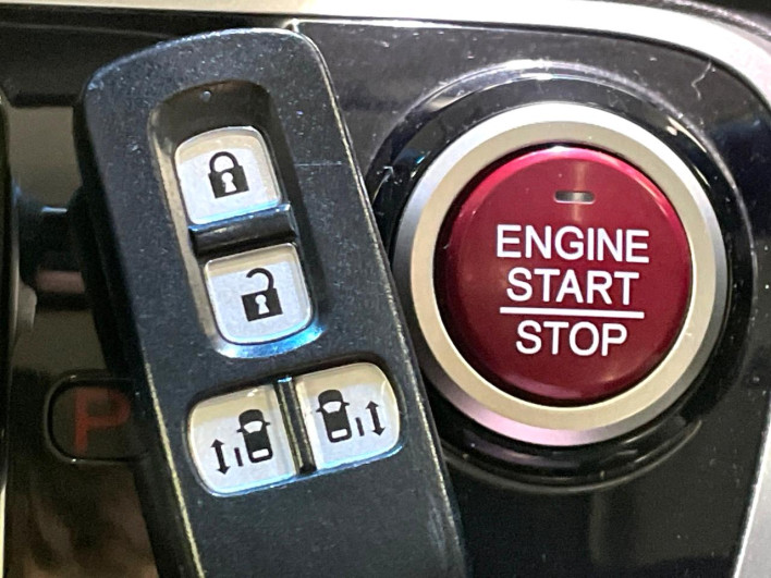 2013 Honda N-BOX DBA-JF1 (UW-69f0215e04c58)[25]