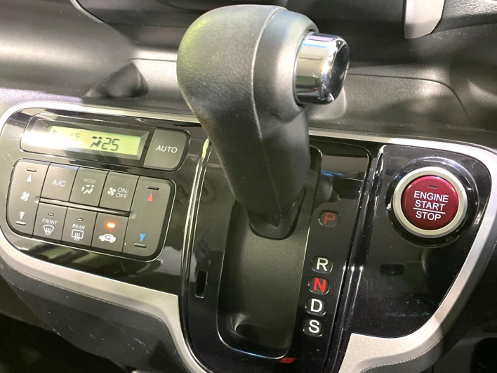 2013 Honda N-BOX DBA-JF1 (UW-69f0215e04c58)[24]