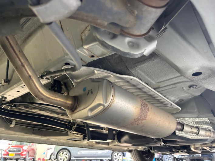 2017 Honda N-BOX DBA-JF3 (UW-69f0215fe85a7)[15]