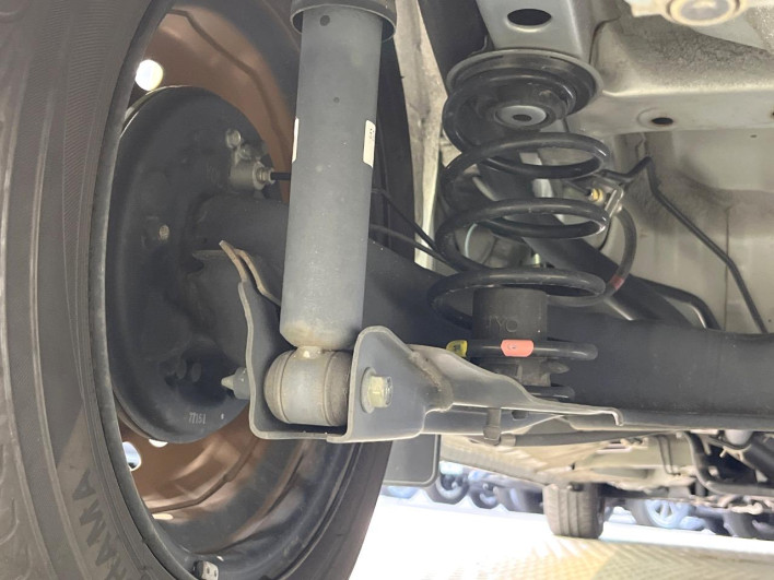 2017 Honda N-BOX DBA-JF3 (UW-69f0215fe85a7)[18]