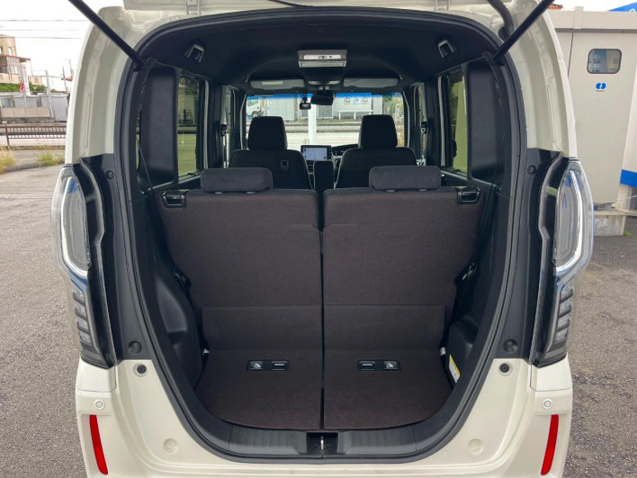 2018 Honda N-BOX CUSTOM DBA-JF3 (UW-69f0216059440)[28]