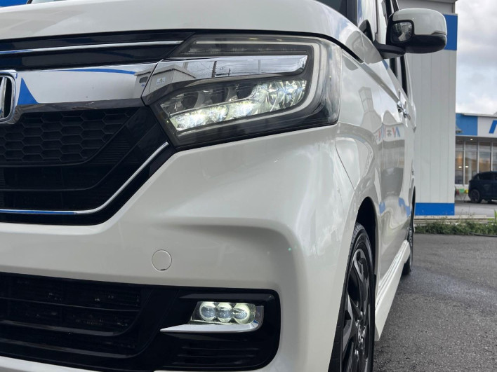 2018 Honda N-BOX CUSTOM DBA-JF3 (UW-69f0216059440)[14]