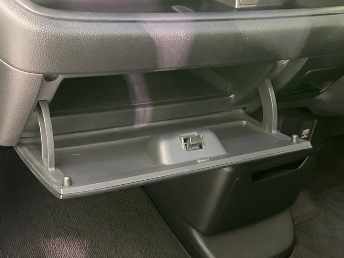 2019 Honda N-BOX CUSTOM DBA-JF3 (UW-69f0216183df5)[12]