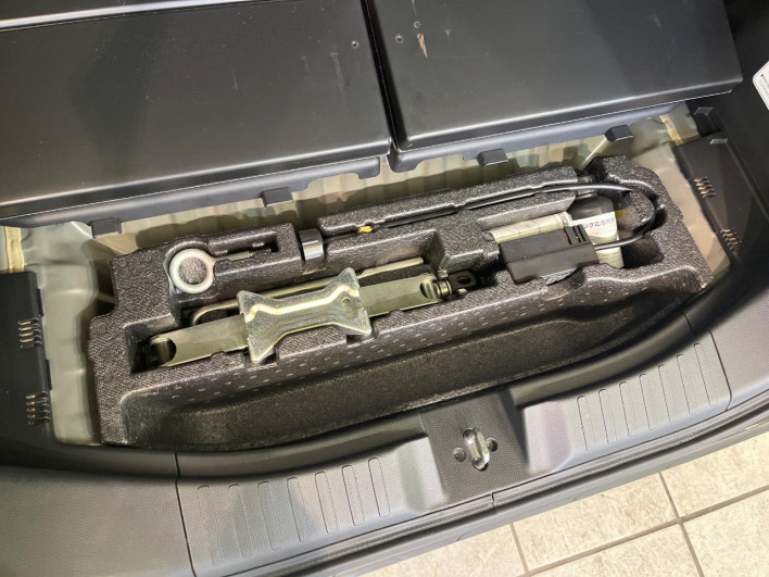 2019 Honda N-BOX CUSTOM DBA-JF3 (UW-69f0216183df5)[19]