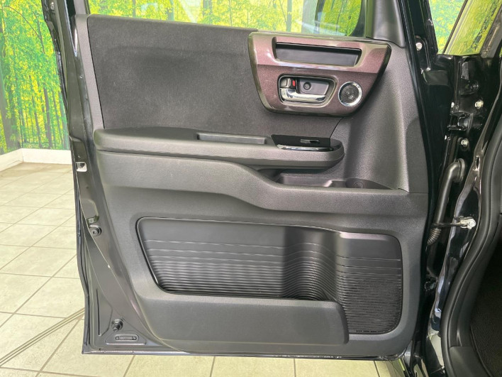 2019 Honda N-BOX CUSTOM DBA-JF3 (UW-69f0216183df5)[10]