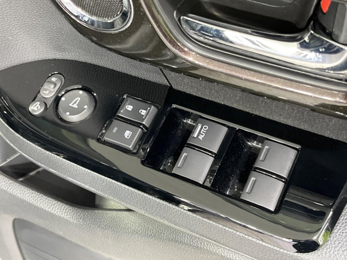 2020 Honda N-BOX CUSTOM 6BA-JF3 (UW-69f02163751d2)[5]