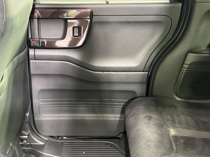 2020 Honda N-BOX CUSTOM 6BA-JF3 (UW-69f02163751d2)[28]