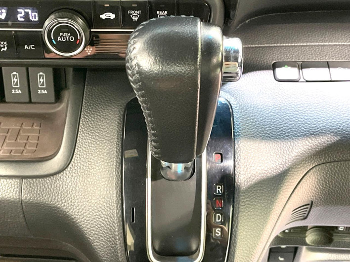 2018 Honda N-BOX CUSTOM DBA-JF3 (UW-69f02163dab38)[21]