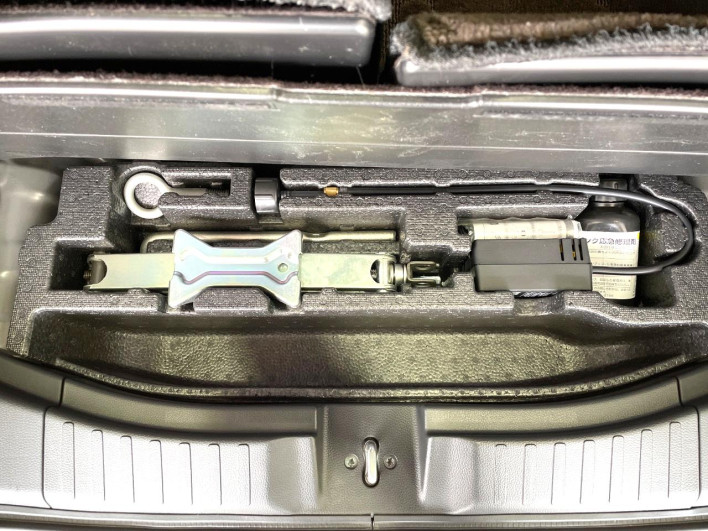 2018 Honda N-BOX CUSTOM DBA-JF3 (UW-69f02163dab38)[28]