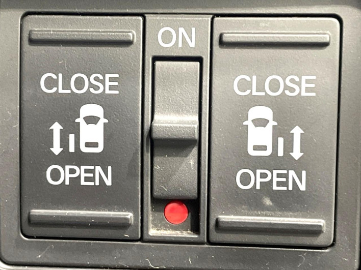 2018 Honda N-BOX CUSTOM DBA-JF3 (UW-69f02163dab38)[10]