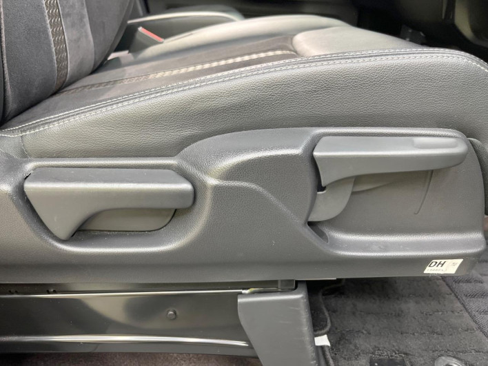 2019 Honda N-BOX CUSTOM DBA-JF3 (UW-69f021643cb28)[19]