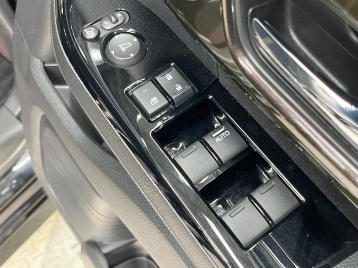 2019 Honda N-BOX CUSTOM DBA-JF3 (UW-69f021643cb28)[24]