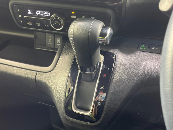 2020 Honda N-BOX CUSTOM 6BA-JF3 (UW-69f0216584c25)[10]