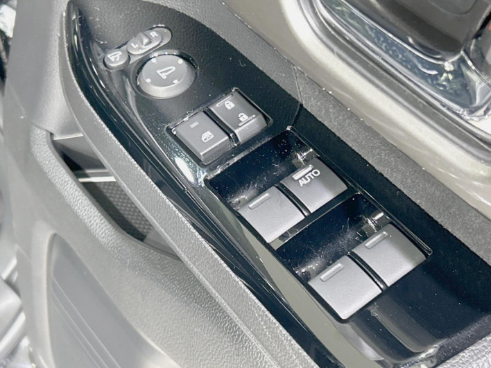 2023 Honda N-BOX CUSTOM 6BA-JF3 (UW-69f02166a1cd5)[22]