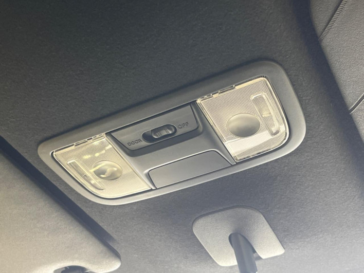 2017 Honda N-BOX CUSTOM DBA-JF4 (UW-69f0216ca6855)[8]