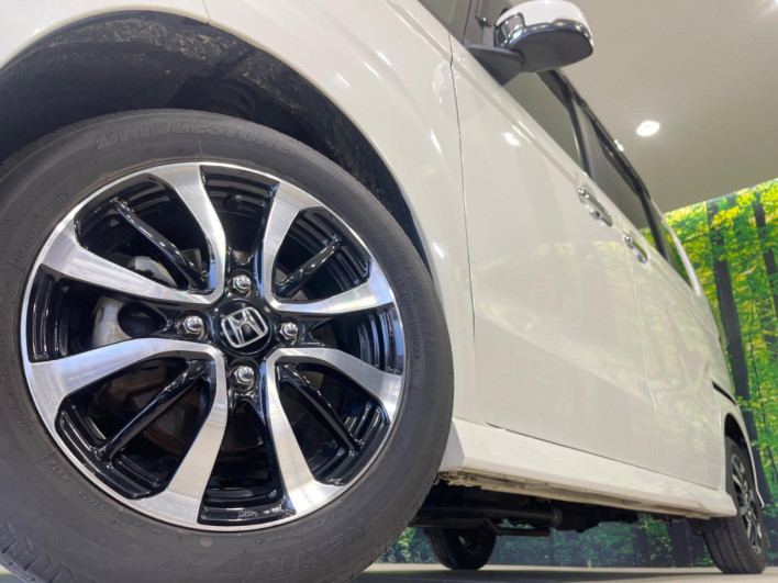 2017 Honda N-BOX CUSTOM DBA-JF4 (UW-69f0216ca6855)[29]