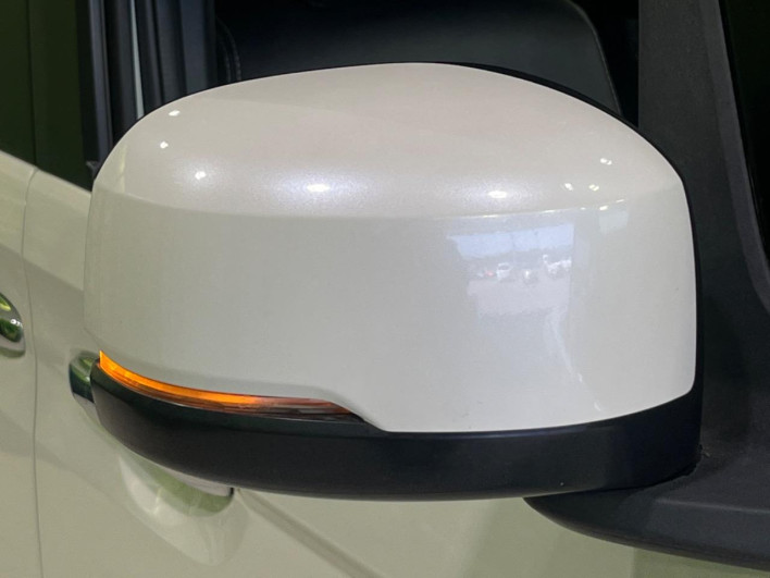 2017 Honda N-BOX CUSTOM DBA-JF4 (UW-69f0216ca6855)[26]