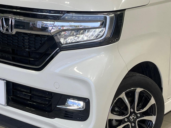 2017 Honda N-BOX CUSTOM DBA-JF4 (UW-69f0216ca6855)[28]