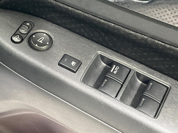 2014 Honda N-WGN Custom DBA-JH2 (UW-69f0217485ef3)[27]