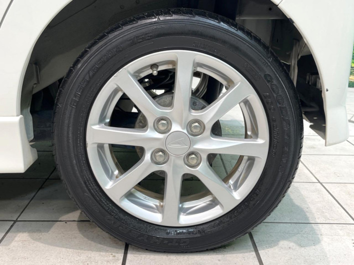 2011 Daihatsu Tanto DBA-L375S (UW-69f0217fa375d)[22]