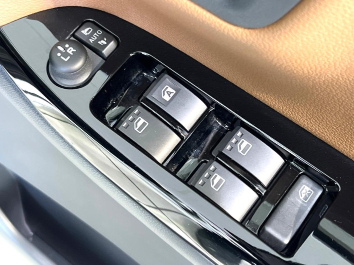 2020 Daihatsu Cast 5BA-LA250S (UW-69f02188e9087)[18]