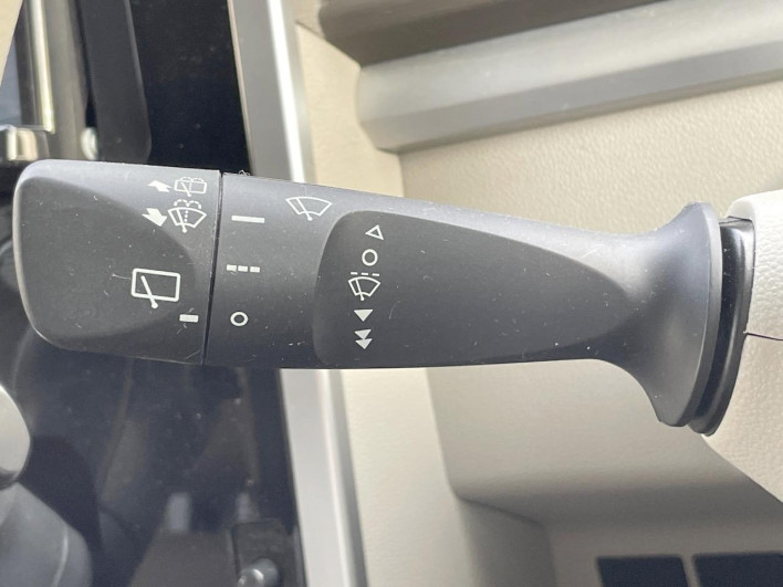 2017 Daihatsu Tanto DBA-LA600S (UW-69f0218f400d3)[25]