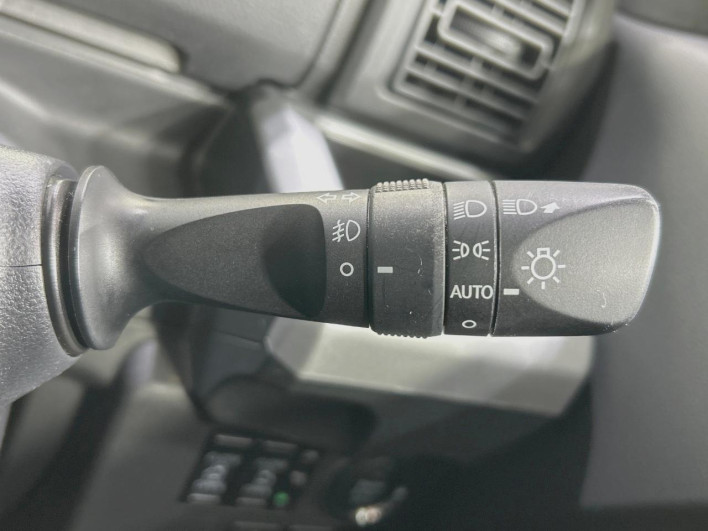 2019 Daihatsu Wake DBA-LA700S (UW-69f02195d9e54)[28]