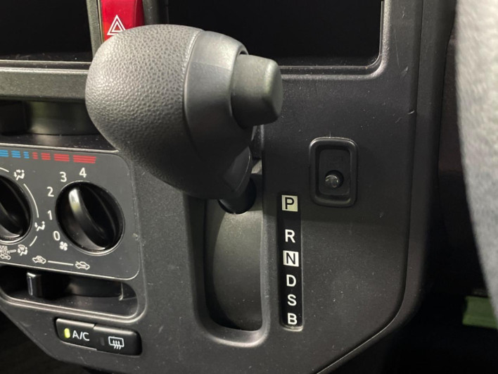 2017 Toyota Roomy DBA-M900A (UW-69f021a2237f3)[24]