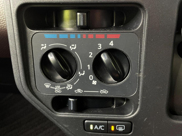 2017 Toyota Roomy DBA-M900A (UW-69f021a2237f3)[23]