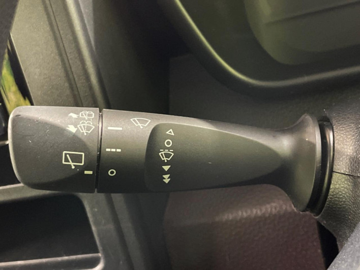 2017 Toyota Roomy DBA-M900A (UW-69f021a2237f3)[27]