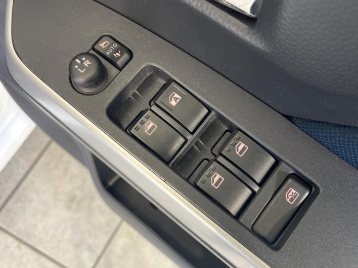 2020 Toyota Roomy 5BA-M900A (UW-69f021a57acf9)[28]