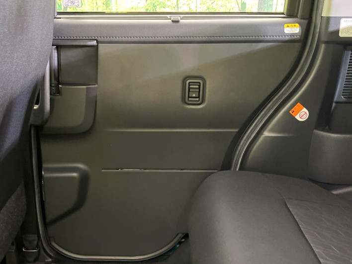 2018 Toyota Roomy DBA-M910A (UW-69f021a947318)[27]