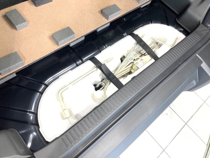 2026 Suzuki Jimny Nomad 3BA-JC74W (UW-69f021ae85326)[9]