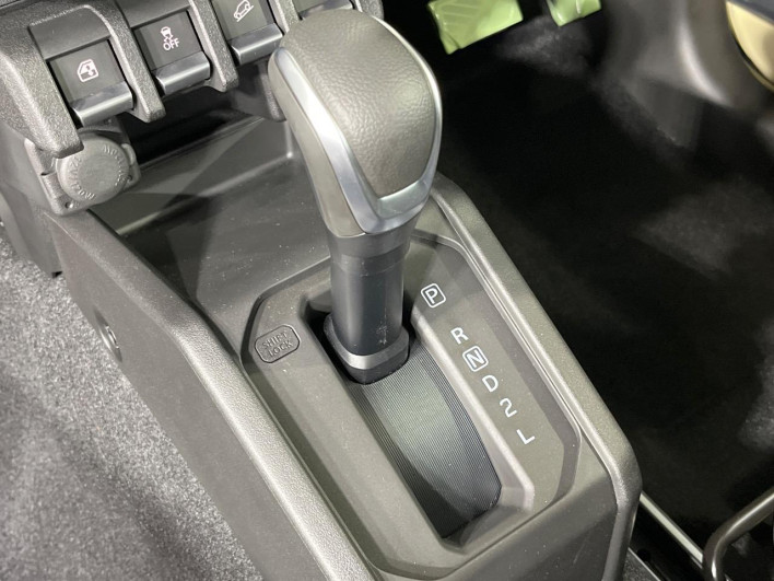 2026 Suzuki Jimny Nomad 3BA-JC74W (UW-69f021b1822ce)[29]