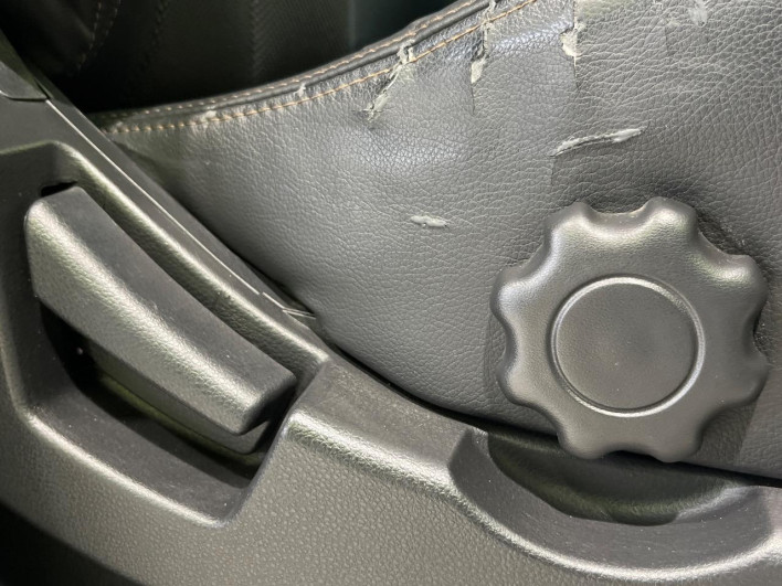 2006 Nissan Elgrand CBA-MNE51 (UW-69f021c886327)[27]