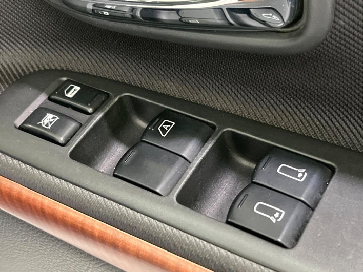 2006 Nissan Elgrand CBA-MNE51 (UW-69f021c886327)[28]