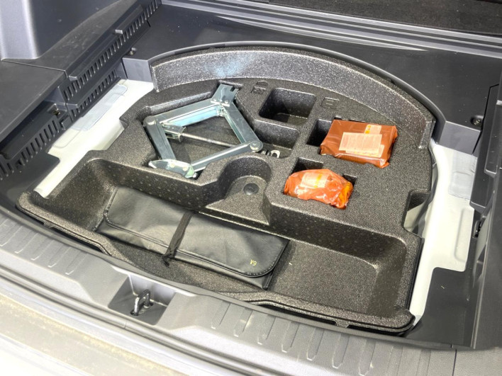 2019 Toyota RAV4 6BA-MXAA52 (UW-69f021d6451ae)[27]