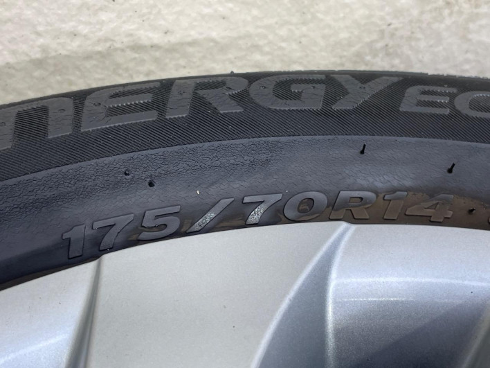 2021 Toyota Yaris 5BA-MXPA10 (UW-69f021d997560)[8]