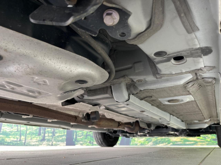 2022 Toyota Yaris 5BA-MXPA15 (UW-69f021d9a46a8)[17]