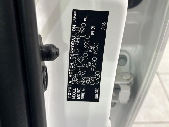 2022 Toyota Yaris 5BA-MXPA15 (UW-69f021d9a46a8)[1]