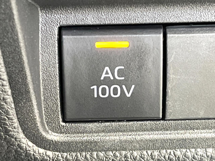 2023 Toyota Yaris 6AA-MXPH10 (UW-69f021db8b0e5)[27]