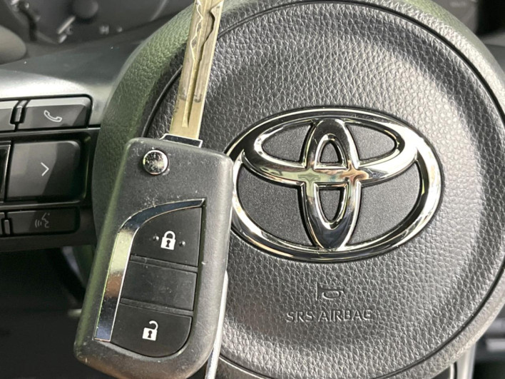 2023 Toyota Yaris 6AA-MXPH10 (UW-69f021db8b0e5)[26]