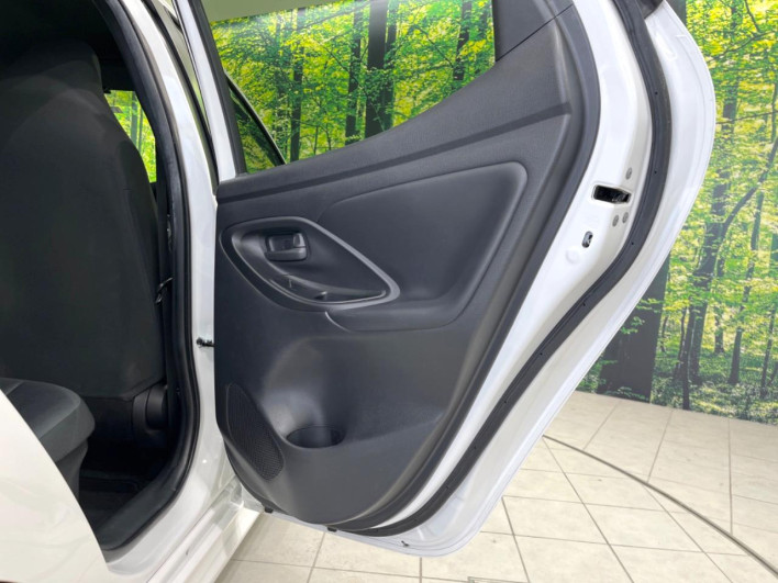 2023 Toyota Yaris 6AA-MXPH10 (UW-69f021db8b0e5)[7]